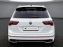 Volkswagen Tiguan 1.4TSIeHybrid 180kW/245PK R-Line Black Style · Panoramadak · Trekhaak · 360°Camera + Parkeersensoren · Stoelverwarming · Garantie t/m 27-07-2027 of 100000km.