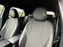 Volkswagen T-Roc 1.5 eTsi 150pk DSG R-Line | Camera | Navi | Extra getint glas | 4-season | Dode hoek | IQ light | Rijklaar incl. garantie