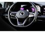 Volkswagen Golf 1.4 eHybrid GTE | Pano | Head-up display | Camera |  IQ light | 19 inch | Stoelverwarming | Keyless | R-view