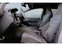 Volkswagen Golf 1.4 eHybrid GTE | Pano | Head-up display | Camera |  IQ light | 19 inch | Stoelverwarming | Keyless | R-view