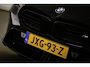 BMW 1-Serie M135 xDrive | PANORAMADAK | HEAD UP | STUURVERWARMING | 360 CAMERA | 19"