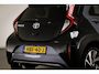 Toyota Aygo X 1.0 VVT-i S-CVT Envy | CLIMA | STOELVERWARMING | DRAADLOZE LADER | CAMERA | 18"