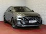 Audi Q8 60 TFSI E COMPETITION PLUS LUCHTVERING SOFT.CLOSE 23''LMV B&O ACHTERAS.BST VALCONA LEER TREKHAAK HEADUP CARBON.INT MATRIX/LASER NIEUWE ONGEBRUIKTE AUTO