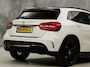 Mercedes-Benz GLA 180 AMG Night Edition Plus Automaat (GROOT NAVI, LEDER/ALCANTARA, GETINT GLAS, SPORTSTOELEN, CRUISE, 19'' LM VELGEN, XENON, NIEUWSTAAT)