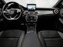 Mercedes-Benz GLA 180 AMG Night Edition Plus Automaat (GROOT NAVI, LEDER/ALCANTARA, GETINT GLAS, SPORTSTOELEN, CRUISE, 19'' LM VELGEN, XENON, NIEUWSTAAT)