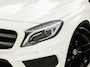 Mercedes-Benz GLA 180 AMG Night Edition Plus Automaat (GROOT NAVI, LEDER/ALCANTARA, GETINT GLAS, SPORTSTOELEN, CRUISE, 19'' LM VELGEN, XENON, NIEUWSTAAT)
