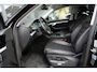 Volkswagen Touareg 3.0 TSi eHybrid 4MOTION Elegance Volkswagen Touareg 3.0 TSI eHybrid 4Motion Elegance | 381 PK | Panoramadak | Trekhaak | 360° Camera | Head-up display olkswagen Touareg 3.0 TSI eHybrid 4Motion Elegance met 3.0-liter V6 benzinemotor en plug-in hybride aandrijving, vierwielaandrijving, panoramadak, Trekhaak, 360°-camera, head-up display, luxe