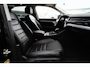 Volkswagen Touareg 3.0 TSi eHybrid 4MOTION Elegance Volkswagen Touareg 3.0 TSI eHybrid 4Motion Elegance | 381 PK | Panoramadak | Trekhaak | 360° Camera | Head-up display olkswagen Touareg 3.0 TSI eHybrid 4Motion Elegance met 3.0-liter V6 benzinemotor en plug-in hybride aandrijving, vierwielaandrijving, panoramadak, Trekhaak, 360°-camera, head-up display, luxe