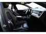 Volvo V60 2.0 T6 Recharge AWD R-Design | 340 PK | Panoramadak | Harman Kardon | 360° camera | Trekhaak | Volvo V60 2.0 T6 Recharge AWD R-Design met 340 PK, een 2.0-liter viercilinder plug-in hybride benzinemotor, panoramadak, premium Harman Kardon-audio, head-up display, 360°-camera, adaptieve c