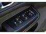 Volvo V60 2.0 T6 Recharge AWD R-Design | 340 PK | Panoramadak | Harman Kardon | 360° camera | Trekhaak | Volvo V60 2.0 T6 Recharge AWD R-Design met 340 PK, een 2.0-liter viercilinder plug-in hybride benzinemotor, panoramadak, premium Harman Kardon-audio, head-up display, 360°-camera, adaptieve c