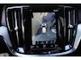 Volvo V60 2.0 T6 Recharge AWD R-Design | 340 PK | Panoramadak | Harman Kardon | 360° camera | Trekhaak | Volvo V60 2.0 T6 Recharge AWD R-Design met 340 PK, een 2.0-liter viercilinder plug-in hybride benzinemotor, panoramadak, premium Harman Kardon-audio, head-up display, 360°-camera, adaptieve c