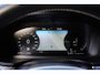 Volvo V60 2.0 T6 Recharge AWD R-Design | 340 PK | Panoramadak | Harman Kardon | 360° camera | Trekhaak | Volvo V60 2.0 T6 Recharge AWD R-Design met 340 PK, een 2.0-liter viercilinder plug-in hybride benzinemotor, panoramadak, premium Harman Kardon-audio, head-up display, 360°-camera, adaptieve c