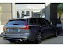 Volvo V60 2.0 T6 Recharge AWD R-Design | 340 PK | Panoramadak | Harman Kardon | 360° camera | Trekhaak | Volvo V60 2.0 T6 Recharge AWD R-Design met 340 PK, een 2.0-liter viercilinder plug-in hybride benzinemotor, panoramadak, premium Harman Kardon-audio, head-up display, 360°-camera, adaptieve c