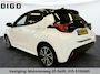 Toyota Yaris 1.5 HYBRID DYNAMIC BI-TONE AUTOMAAT GARANTIE 2034! CARPLAY NAVI.CRUISE.CAMERA.LMV.