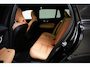 Volvo V60 2.0 B3 Plus Dark [ Panorama Trekhaak Leder Stoelventilatie ]