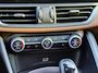 Alfa Romeo Giulia 2.0T B-Tech | Stoelverwarming + memory | Alarmklasse 3 KIWA | Leder | Automaat | Camera | Cruise control