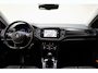 Volkswagen T-Roc 1.5 TSI 150pk Style [ Panorama LED Apple/Android Navi ]