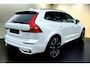 Volvo XC60 2.0 T8 AWD 335kW/456pk Aut8 Plug-in hybrid Ultra Dark LUCHTVERING + BOWERS&WILKINS + PANORAMADAK + ADAPT.CRUISE + HEAD-UP + STOELVERWARMING V&A + STUURVERWARMING + STOELVENTILATIE&-MASSAGE + 360 CAMERA + BLIS + PARKSENSOREN + 22" LM-VELGEN!!