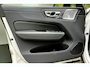 Volvo XC60 2.0 T8 AWD 335kW/456pk Aut8 Plug-in hybrid Ultra Dark LUCHTVERING + BOWERS&WILKINS + PANORAMADAK + ADAPT.CRUISE + HEAD-UP + STOELVERWARMING V&A + STUURVERWARMING + STOELVENTILATIE&-MASSAGE + 360 CAMERA + BLIS + PARKSENSOREN + 22" LM-VELGEN!!