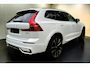 Volvo XC60 2.0 T8 AWD 335kW/456pk Aut8 Plug-in hybrid Ultra Dark LUCHTVERING + BOWERS&WILKINS + PANORAMADAK + ADAPT.CRUISE + HEAD-UP + STOELVERWARMING V&A + STUURVERWARMING + STOELVENTILATIE&-MASSAGE + 360 CAMERA + BLIS + PARKSENSOREN + 22" LM-VELGEN!!