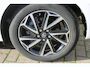 Toyota Yaris 1.5 Hybrid Dynamic Limited Keyless entree, Stoeverwarming, Apple en Anroid auto, Achteruitrij camera, adaptieve cruise en Lane assist