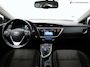 Toyota Auris Touring Sports 1.8 Hybrid Lease (NAVIGATIE,TREKHAAK,KEYLESS,LM-VELGEN,PANORAMADAK,CAMERA,STOELVERWARMING,CRUISE,LED)