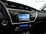 Toyota Auris Touring Sports 1.8 Hybrid Lease (NAVIGATIE,TREKHAAK,KEYLESS,LM-VELGEN,PANORAMADAK,CAMERA,STOELVERWARMING,CRUISE,LED)