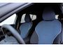 Volvo EX30 P3 Long Range Plus Europa 69 kWh | Pilot Assist | Adaptieve Cruise Control | Cloud Blue | Dak hoogglans zwart | Extra getint glas achter | Harman Kardon Premium Audio | Elektrisch verstelbare en verwarmbare voorstoelen | Stuurwielverwarming | Google Maps & Google Assistant | Keyless Drive | Draadloze Apple CarPlay & Android Auto