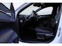 Volvo EX30 P3 Long Range Plus Europa 69 kWh | Pilot Assist | Adaptieve Cruise Control | Cloud Blue | Dak hoogglans zwart | Extra getint glas achter | Harman Kardon Premium Audio | Elektrisch verstelbare en verwarmbare voorstoelen | Stuurwielverwarming | Google Maps & Google Assistant | Keyless Drive | Draadloze Apple CarPlay & Android Auto