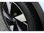 Volvo EX40 Single Motor Extended Range Plus 82 kWh | Trekhaak | Verwarmbare voorstoelen en stuurwiel | Premium audio by Harman Kardon | Adaptieve cruise control | Keyless | Warmtepomp