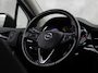 Opel Astra Sports Tourer 1.2 Design & Tech (APPLE CARPLAY, NAVIGATIE, CLIMATE, CAMERA, GETINT GLAS, ADAPTIVE CRUISE, SPORTSTOELEN, LEDER, LANE ASSIST, NIEUWSTAAT)