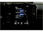 Volvo XC40 1.5 T4 Plug-in Hybrid 155kW/211pk DCT7 Ultimate Dark PANORAMADAK + HARMAN/KARDON + EL.TREKHAAK + LEER/ALCANTARA + ADAPT.CRUISE + NAVI SENSUS + LANE ASSIST + EL.STOELEN + STOEL-&STUURVERWARMING + CAMERA + KEYLESS + PARKSENSOREN V&A + 19” LM-VELGEN!!