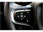 Volvo XC40 1.5 T4 Plug-in Hybrid 155kW/211pk DCT7 Ultimate Dark PANORAMADAK + HARMAN/KARDON + EL.TREKHAAK + LEER/ALCANTARA + ADAPT.CRUISE + NAVI SENSUS + LANE ASSIST + EL.STOELEN + STOEL-&STUURVERWARMING + CAMERA + KEYLESS + PARKSENSOREN V&A + 19” LM-VELGEN!!