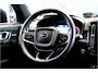 Volvo XC40 1.5 T4 Plug-in Hybrid 155kW/211pk DCT7 Ultimate Dark PANORAMADAK + HARMAN/KARDON + EL.TREKHAAK + LEER/ALCANTARA + ADAPT.CRUISE + NAVI SENSUS + LANE ASSIST + EL.STOELEN + STOEL-&STUURVERWARMING + CAMERA + KEYLESS + PARKSENSOREN V&A + 19” LM-VELGEN!!