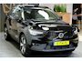 Volvo XC40 1.5 T4 Plug-in Hybrid 155kW/211pk DCT7 Ultimate Dark PANORAMADAK + HARMAN/KARDON + EL.TREKHAAK + LEER/ALCANTARA + ADAPT.CRUISE + NAVI SENSUS + LANE ASSIST + EL.STOELEN + STOEL-&STUURVERWARMING + CAMERA + KEYLESS + PARKSENSOREN V&A + 19” LM-VELGEN!!