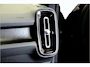 Volvo XC40 1.5 T4 Plug-in Hybrid 155kW/211pk DCT7 Ultimate Dark PANORAMADAK + HARMAN/KARDON + EL.TREKHAAK + LEER/ALCANTARA + ADAPT.CRUISE + NAVI SENSUS + LANE ASSIST + EL.STOELEN + STOEL-&STUURVERWARMING + CAMERA + KEYLESS + PARKSENSOREN V&A + 19” LM-VELGEN!!