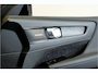 Volvo XC40 1.5 T4 Plug-in Hybrid 155kW/211pk DCT7 Ultimate Dark PANORAMADAK + HARMAN/KARDON + EL.TREKHAAK + LEER/ALCANTARA + ADAPT.CRUISE + NAVI SENSUS + LANE ASSIST + EL.STOELEN + STOEL-&STUURVERWARMING + CAMERA + KEYLESS + PARKSENSOREN V&A + 19” LM-VELGEN!!
