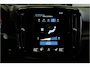 Volvo XC40 1.5 T4 Plug-in Hybrid 155kW/211pk DCT7 Ultimate Dark PANORAMADAK + HARMAN/KARDON + EL.TREKHAAK + LEER/ALCANTARA + ADAPT.CRUISE + NAVI SENSUS + LANE ASSIST + EL.STOELEN + STOEL-&STUURVERWARMING + CAMERA + KEYLESS + PARKSENSOREN V&A + 19” LM-VELGEN!!