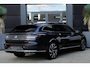 Volkswagen Arteon Shooting Brake 1.4 TSI eHybrid R-Line Business+ | 218 pk | ACC | Massage stoel | 360° camera | Stoel & stuurwiel verwarming | Volkswagen Arteon Shooting Brake R-Line Business+ met 218 PK, een 1.4-liter viercilinder benzinemotor in combinatie met een elektromotor en plug-in hybride aandrijving. Uitgerust met een 360°
