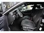 Volkswagen Arteon Shooting Brake 1.4 TSI eHybrid R-Line Business+ | 218 pk | ACC | Massage stoel | 360° camera | Stoel & stuurwiel verwarming | Volkswagen Arteon Shooting Brake R-Line Business+ met 218 PK, een 1.4-liter viercilinder benzinemotor in combinatie met een elektromotor en plug-in hybride aandrijving. Uitgerust met een 360°
