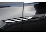 Volkswagen Arteon Shooting Brake 1.4 TSI eHybrid R-Line Business+ | 218 pk | ACC | Massage stoel | 360° camera | Stoel & stuurwiel verwarming | Volkswagen Arteon Shooting Brake R-Line Business+ met 218 PK, een 1.4-liter viercilinder benzinemotor in combinatie met een elektromotor en plug-in hybride aandrijving. Uitgerust met een 360°