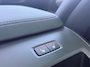 Volvo XC60 2.0 T6 Plug-in hybrid AWD Ultra Dark | SOH:100% | Trekhaak | Luchtvering | Head-up display | Keyless entry/start | Schuif/Kantel Panoramadak | Stoel/stuurverwarming | Power Seats | Memory | Extra getint glas | 360° Camera |