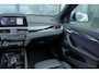 BMW X1 sDrive18i Business Edition | M-Sport | Trekhaak | Panoramadak | Head-up Display | HiFi Audio | Sportstoelen | Lichtmetalen Velgen 19 inch | Achteruitrijcamera | Keyless Entry | Elektrische Achterklep | Privacy Glas | Navigatie