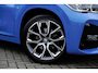BMW X1 sDrive18i Business Edition | M-Sport | Trekhaak | Panoramadak | Head-up Display | HiFi Audio | Sportstoelen | Lichtmetalen Velgen 19 inch | Achteruitrijcamera | Keyless Entry | Elektrische Achterklep | Privacy Glas | Navigatie