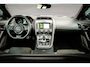 Jaguar F-Type 2.0T P300 R-Dynamic | LED | Panoramadak | Meridian Sound | PDC met Camera | Zeer Mooi! |