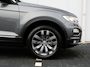 Volkswagen T-Roc 1.0 TSI Style 110 PK | Dealer onderhouden | Cruise control | Elektrische achterklep | Parkeersensoren | Lichtmetalen velgen | Climate control |