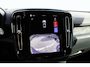 Volvo EX40 Single Motor Extended Range Plus 82 kWh | Achteruitrijcamera | Voor & achter parkeersensoren | Google Services | Cruise Control | Semi elektrische trekhaak | Stoelverwarming voorzijde | Stuurwielverwarming | Allseasonbanden |