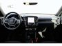 Volvo EX40 Single Motor Extended Range Plus 82 kWh | Achteruitrijcamera | Voor & achter parkeersensoren | Google Services | Cruise Control | Semi elektrische trekhaak | Stoelverwarming voorzijde | Stuurwielverwarming | Allseasonbanden |