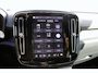Volvo EX40 Single Motor Extended Range Plus 82 kWh | Achteruitrijcamera | Voor & achter parkeersensoren | Google Services | Cruise Control | Semi elektrische trekhaak | Stoelverwarming voorzijde | Stuurwielverwarming | Allseasonbanden |