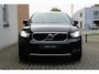 Volvo XC40 1.5 T3 Momentum Pro | 18" Lichtmetalen velgen | Parkeersensoren voor | Onyx Black Metallic | Autonomous emergency braking | Cruise control |  LED koplampen |